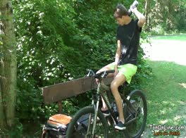 PETITE BRANLETTE AU PARC